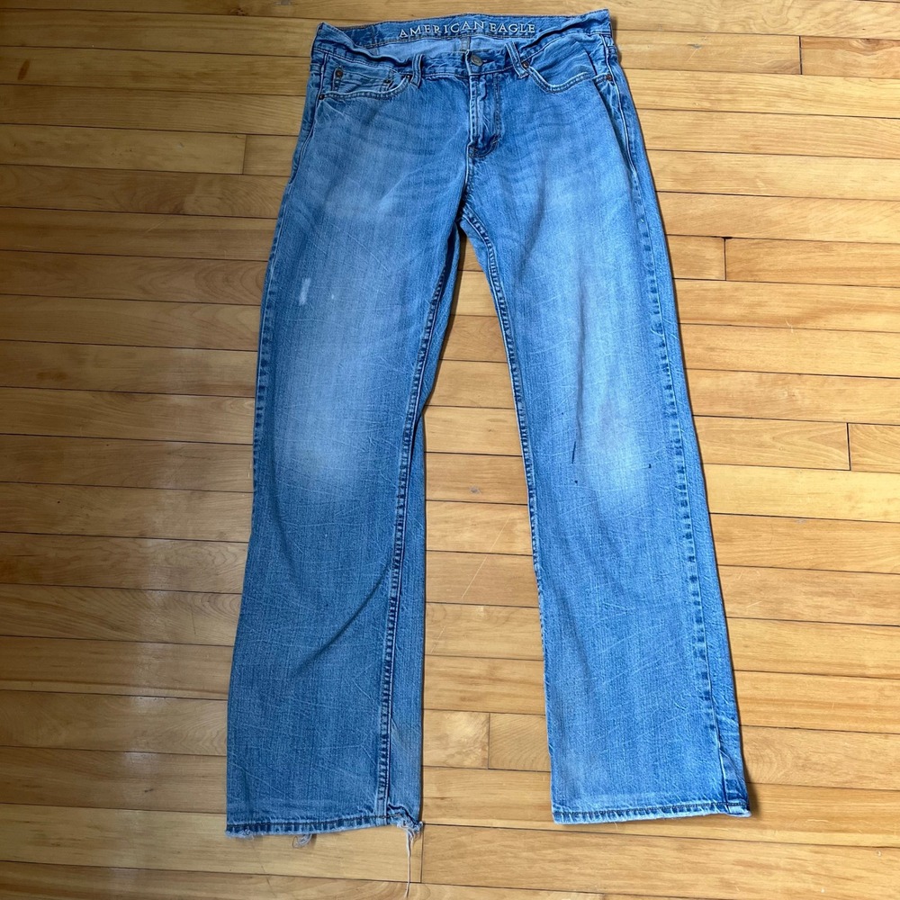 American Eagle Low Rise Boot Jeans Medium Wash Blue Distressed Denim Mens 32x32